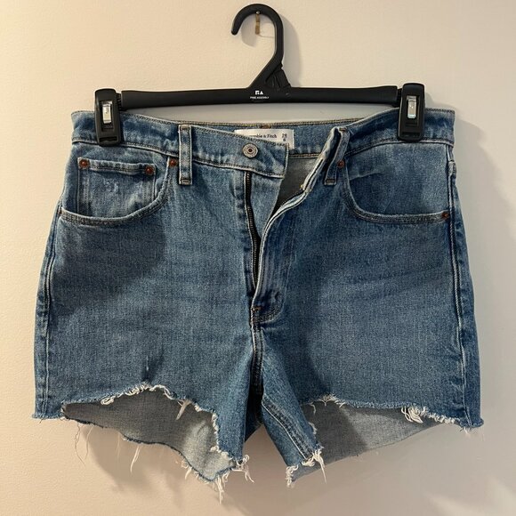 Abercrombie & Fitch 4" 'Mom Short' Highrise - Picture 1 of 3